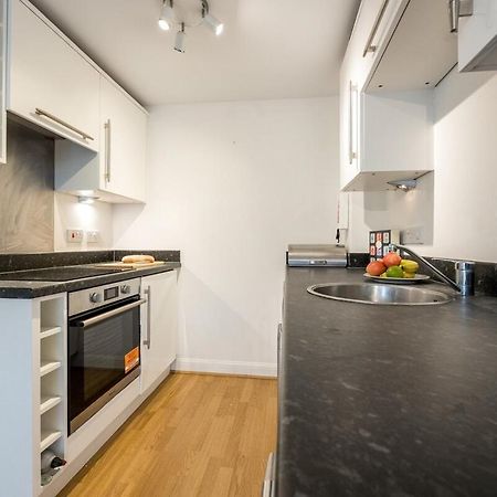 Modern Flat, Oxford City Centre ภายนอก รูปภาพ