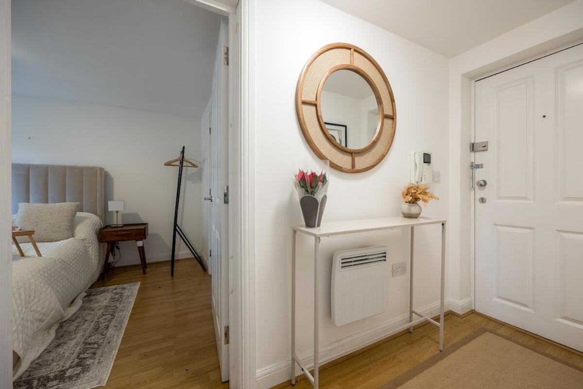 Modern Flat, Oxford City Centre ภายนอก รูปภาพ