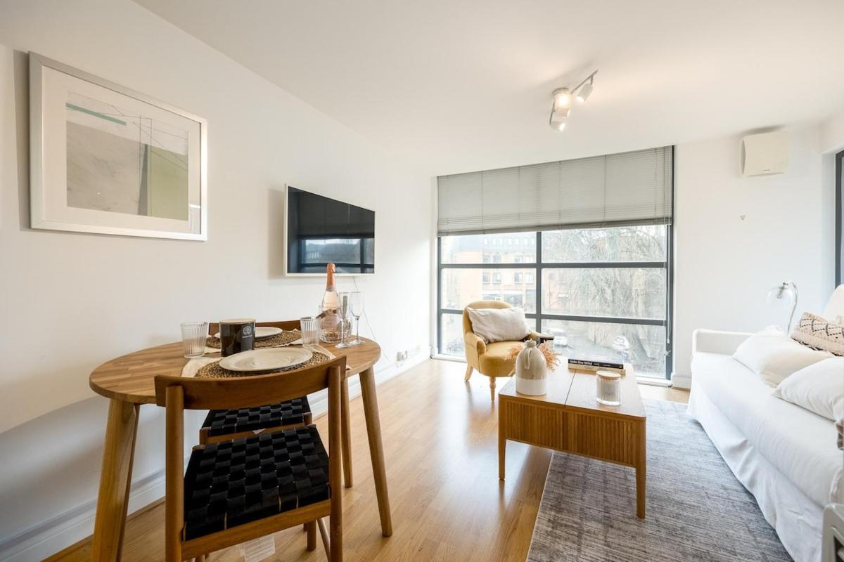 Modern Flat, Oxford City Centre ภายนอก รูปภาพ